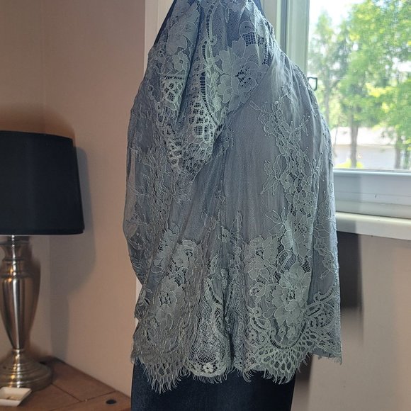 American Eagle Crop Top in SIze S - Picture 5 of 13